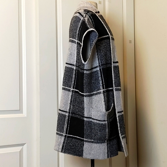 Nicole Miller New York grey black and white sweater - Picture 6 of 9